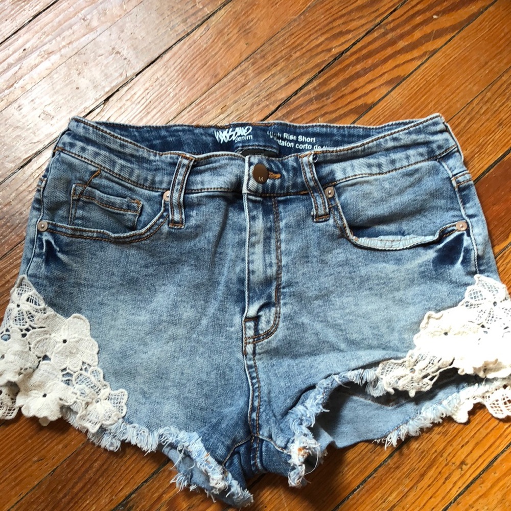 👍High Rise Shorts with lace side detail 👍